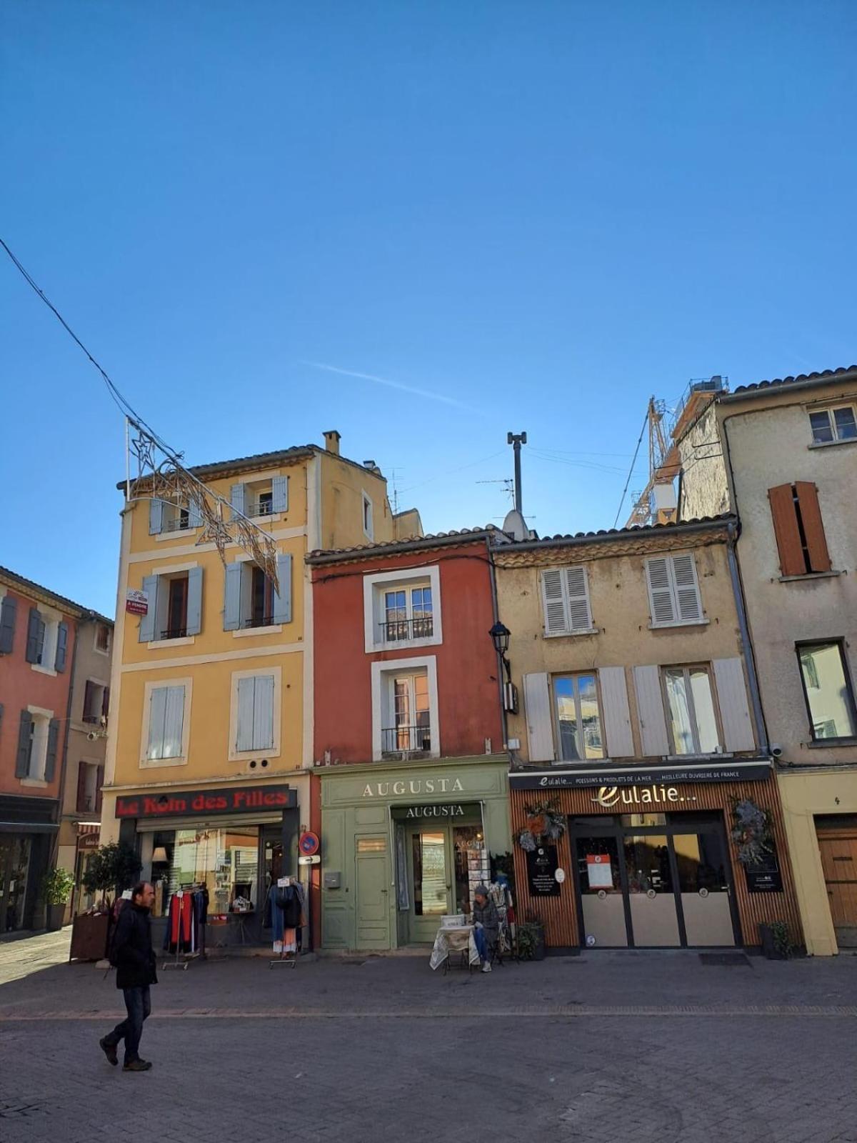 Le Nid De Marius Daire LʼIsle-sur-la-Sorgue Dış mekan fotoğraf